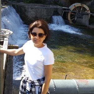 Meet your Posher, Elham